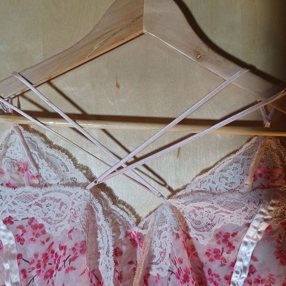 VICTORIA'S SECRET VINTAGE 2PC Floral Chantilly Lace Camisole & Shorts Set_Large - Picture 7 of 14